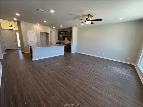 1952 Chief St, Bryan, TX 77807 photo 10