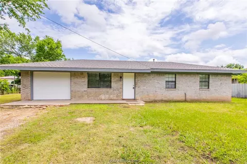 186 S Main, Normangee, TX 77871