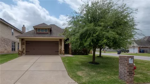 3800 Snowdance Ct, College Station, TX 77845