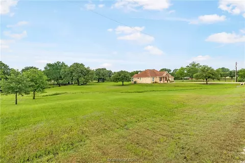 7210 Planters Loop, Bryan, TX 77808 photo 4