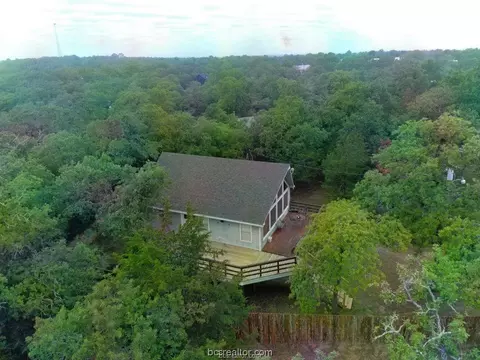 302 Lake Forest Cir, Somerville, TX 77879