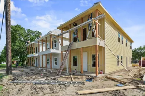 301 Edge St, Bryan, TX 77801 photo 3