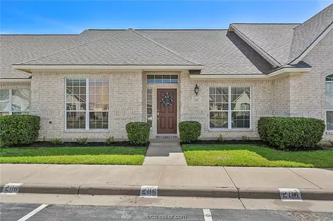 206 Fraternity Row 15, College Station, TX 77845