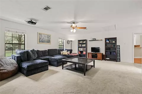 245 Rustic Oaks Dr, Bryan, TX 77808 photo 18
