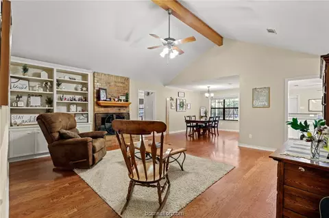 245 Rustic Oaks Dr, Bryan, TX 77808 photo 8