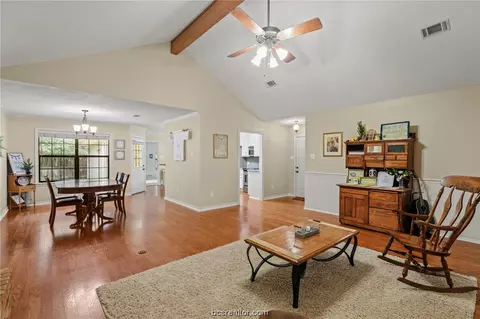 245 Rustic Oaks Dr, Bryan, TX 77808 photo 9