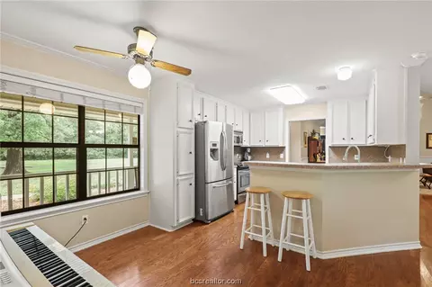 245 Rustic Oaks Dr, Bryan, TX 77808 photo 15