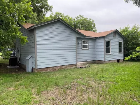2610 Todd St, Bryan, TX 77802 photo 2