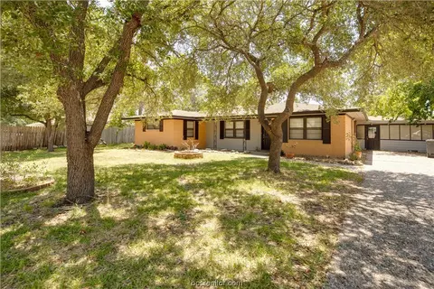 1214 Haines Dr, College Station, TX 77840