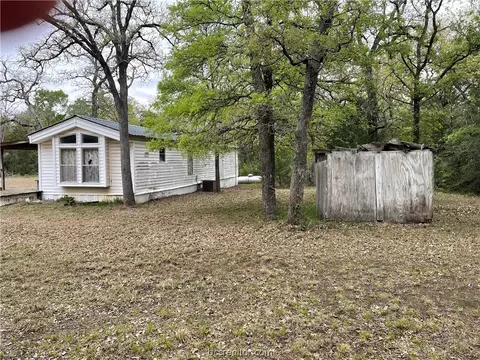 2202 Cherry Bend Cir, Bryan, TX 77807 photo 4