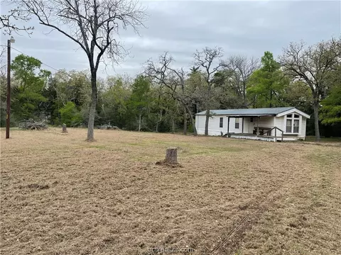 2202 Cherry Bend Cir, Bryan, TX 77807