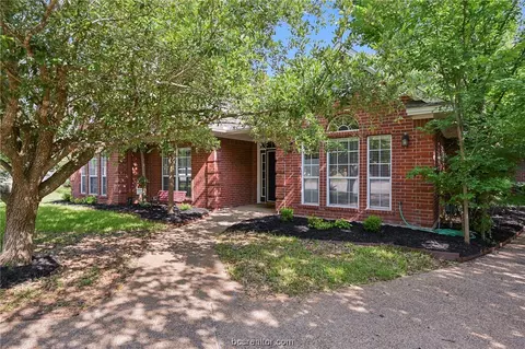 3931 Oriole Ct, College Station, TX 77845