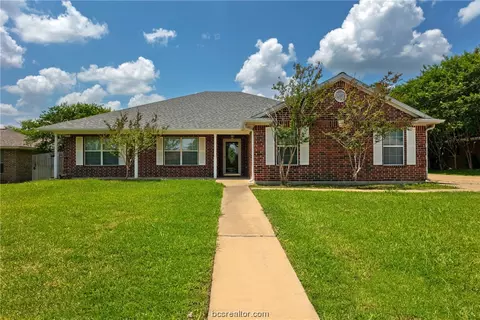 1818 Terrace Dr, Caldwell, TX 77836