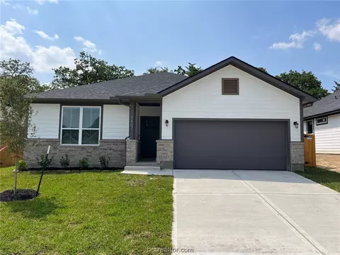 2407 Lightfoot Ln, Bryan, TX 77803
