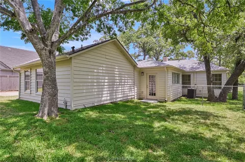 310 Brookside Dr E, Bryan, TX 77801 photo 25