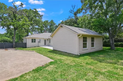 310 Brookside Dr E, Bryan, TX 77801 photo 27