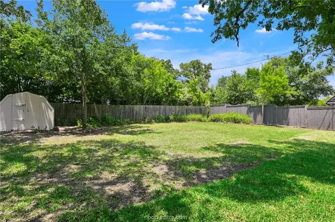 310 Brookside Dr E, Bryan, TX 77801 photo 28