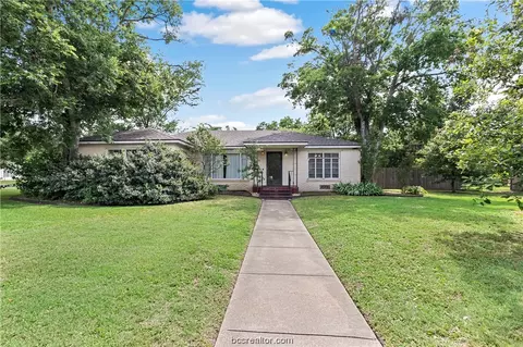 1417 E 28th St, Bryan, TX 77802
