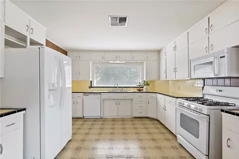 1417 E 28th St, Bryan, TX 77802 photo 10