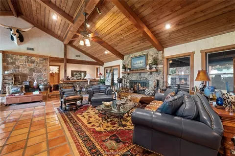 1382 E Blackjack Rd, Pilot Point, TX 76258 photo 9