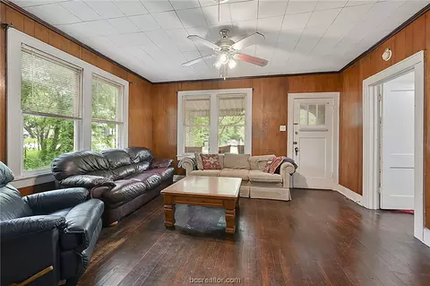 1105 E 25th St, Bryan, TX 77803 photo 5