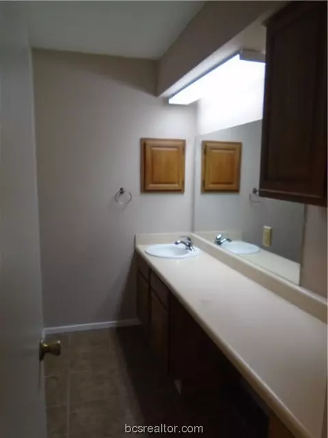 2100 Windsor Drive 37, Bryan, TX 77802 photo 9