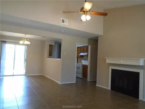 2100 Windsor Drive 37, Bryan, TX 77802 photo 3