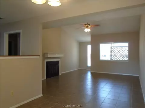 2100 Windsor Drive 37, Bryan, TX 77802 photo 4