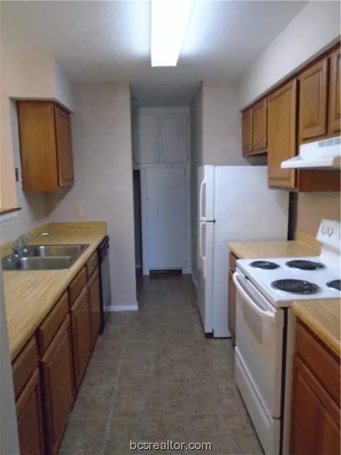 2100 Windsor Drive 37, Bryan, TX 77802 photo 6