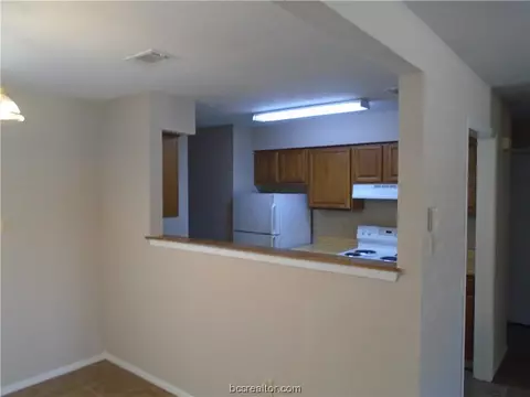 2100 Windsor Drive 37, Bryan, TX 77802 photo 5