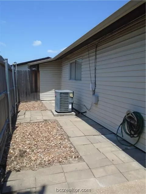 2100 Windsor Drive 37, Bryan, TX 77802 photo 15