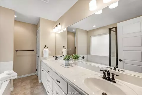 1008 E 31st St, Bryan, TX 77802 photo 12