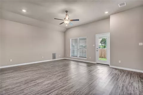 2701 Redcap St, Bryan, TX 77803 photo 10