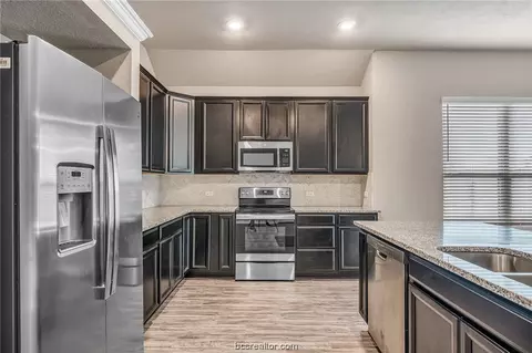 2701 Redcap St, Bryan, TX 77803 photo 5