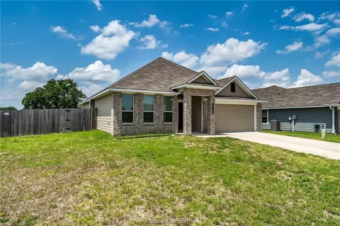 2701 Redcap St, Bryan, TX 77803 photo 2