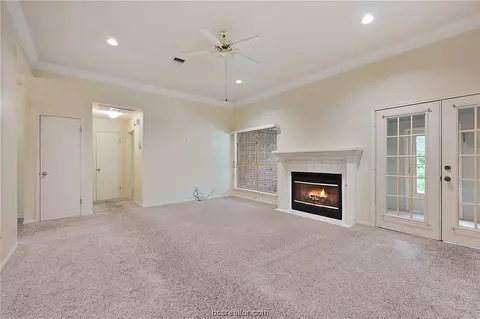 2002 Cobblestone Ln, Bryan, TX 77807 photo 2