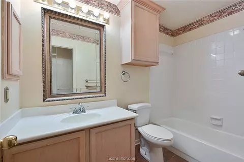 2002 Cobblestone Ln, Bryan, TX 77807 photo 12