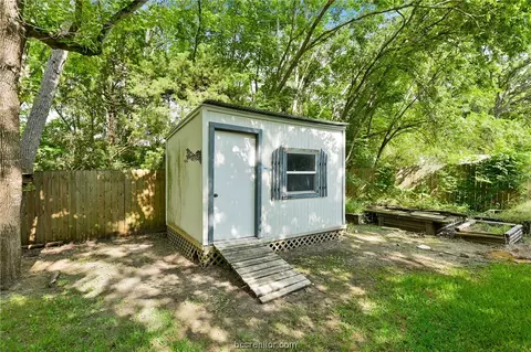 2002 Cobblestone Ln, Bryan, TX 77807 photo 18
