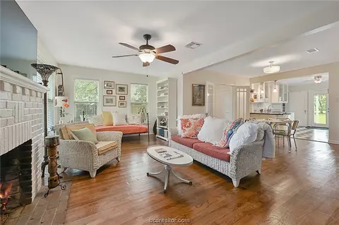 712 Eagle Pass St, Bryan, TX 77802 photo 5