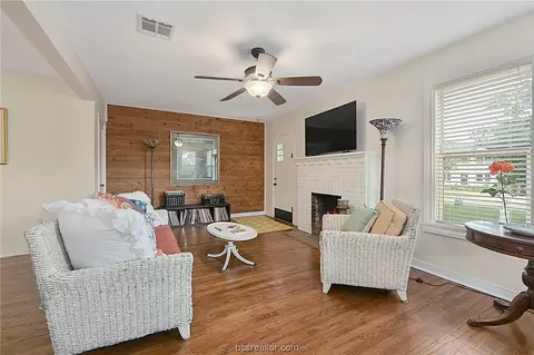 712 Eagle Pass St, Bryan, TX 77802 photo 6