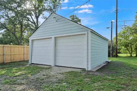712 Eagle Pass St, Bryan, TX 77802 photo 4