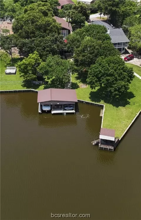 31 Carolina Way, Huntsville, TX 77320