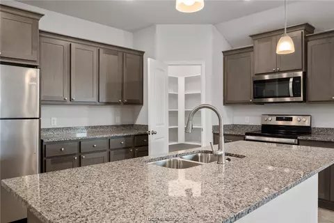 5214 Montague Loop, Bryan, TX 77807 photo 8