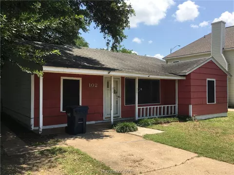 102 Gilchrist, College Station, TX 77840