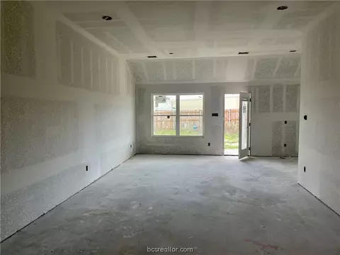2834 Messenger Way, Bryan, TX 77803 photo 2