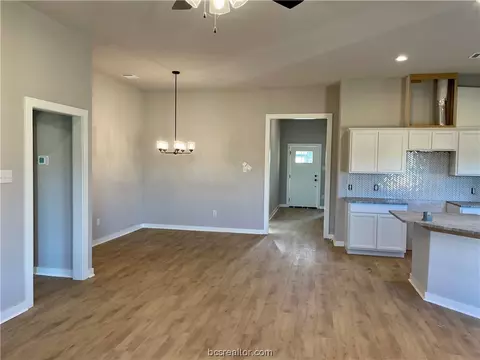 2104 Loblolly Ct, Bryan, TX 77807 photo 8