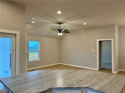 2104 Loblolly Ct, Bryan, TX 77807 photo 4