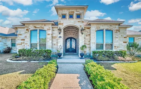 4658 River Rock Dr, Bryan, TX 77808