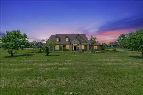 9985 Hunters Run, College Station, TX 77845