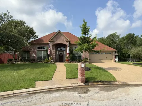 2102 Williams Way, Bryan, TX 77808